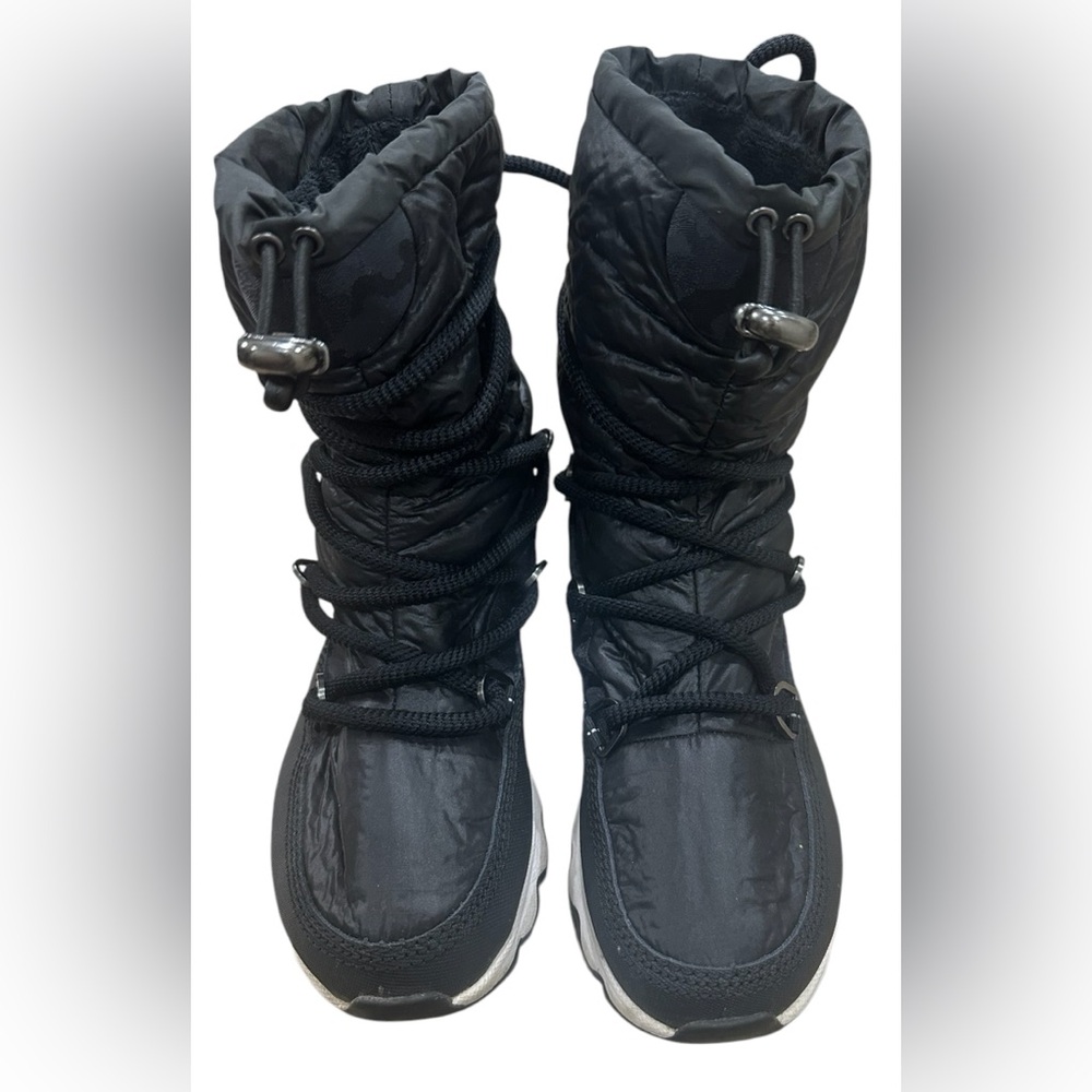 SOREL KINETIC WINTER BOOTS; SIZE 7 B2